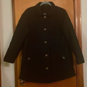 Black quilted lightweight buttoned jacket